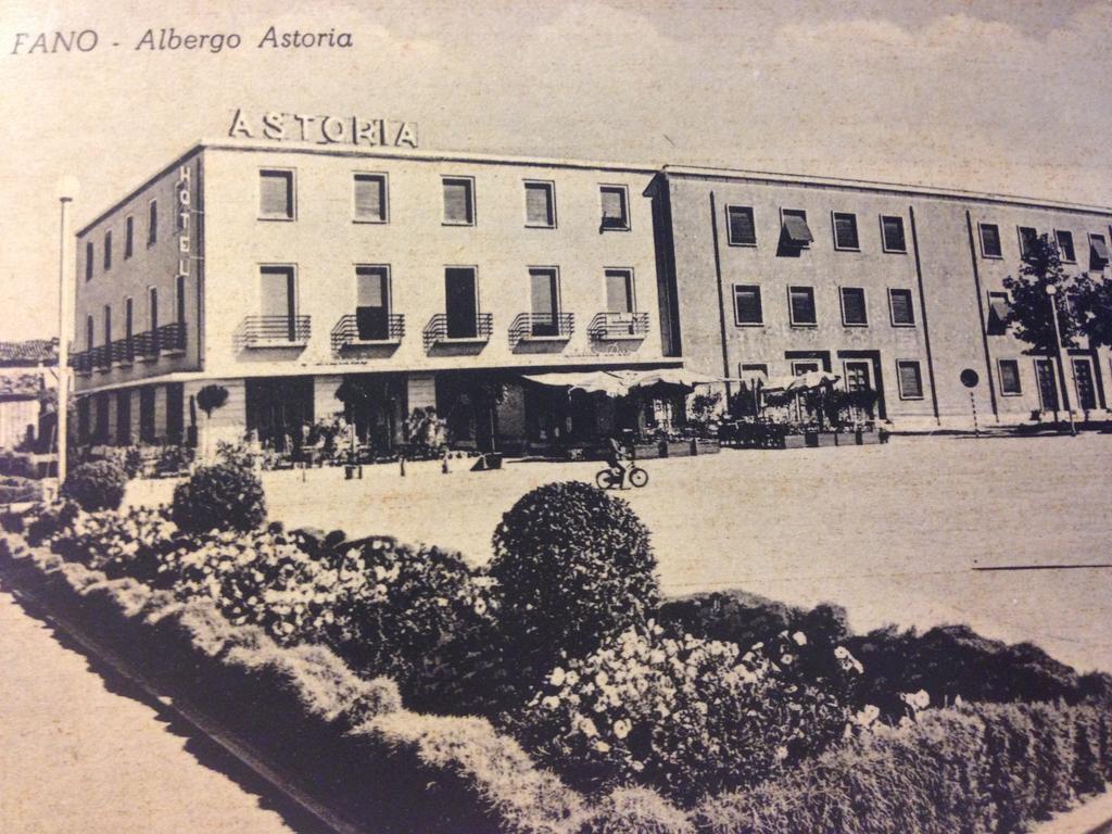 Astoria Ξενοδοχείο Πέζαρο Εξωτερικό φωτογραφία